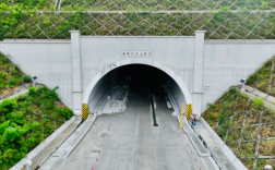西康高铁全线隧道贯通：预计2026年通车 西安至安康1小时达